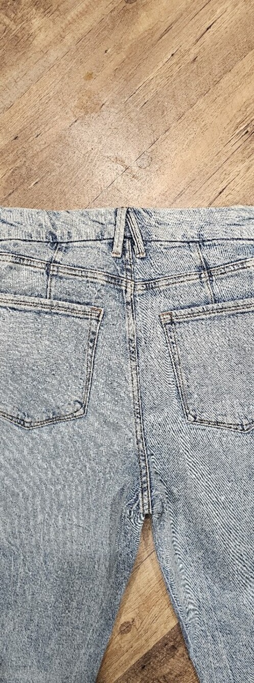 Light Wash Straight-Leg Jeans - Light Blue - Picture 6 of 8
